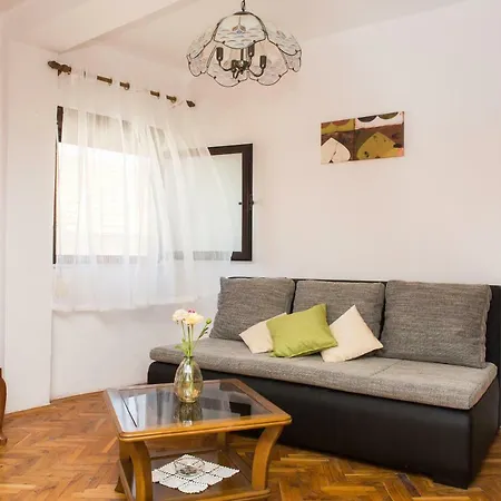 Apartment Tanaja *