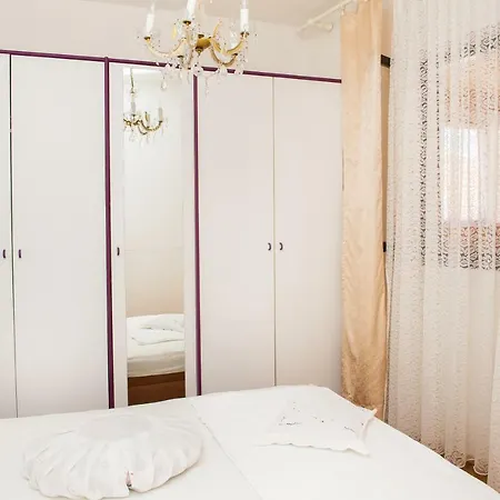 Tanaja Apartment